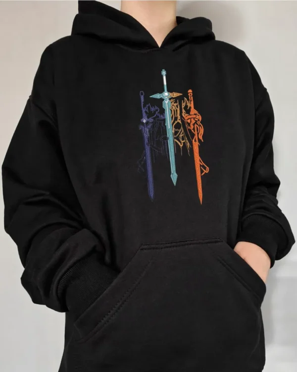 Poleron negro con diseño de anime SAO Swords