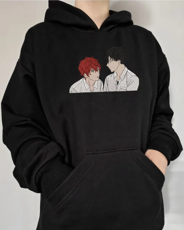 Poleron negro con diseño de anime given
