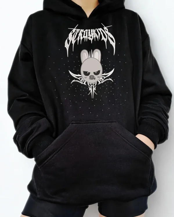 Poleron negro con diseño de k-pop evil dwaekki