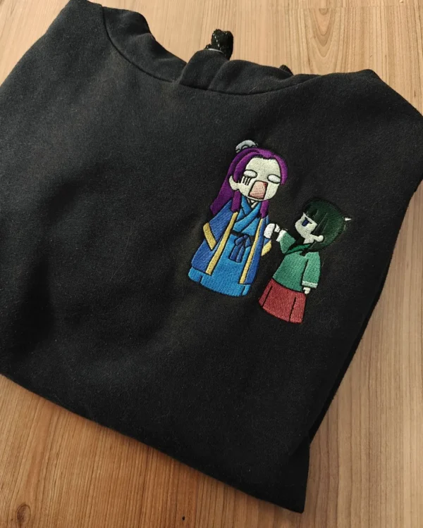 Poleron negro con diseño de anime, Los diarios de la boticaria